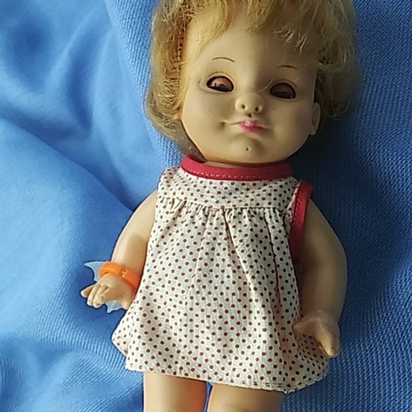 Vintage poupée noire rigide habillée robe corolle RATTI Made in ITALY